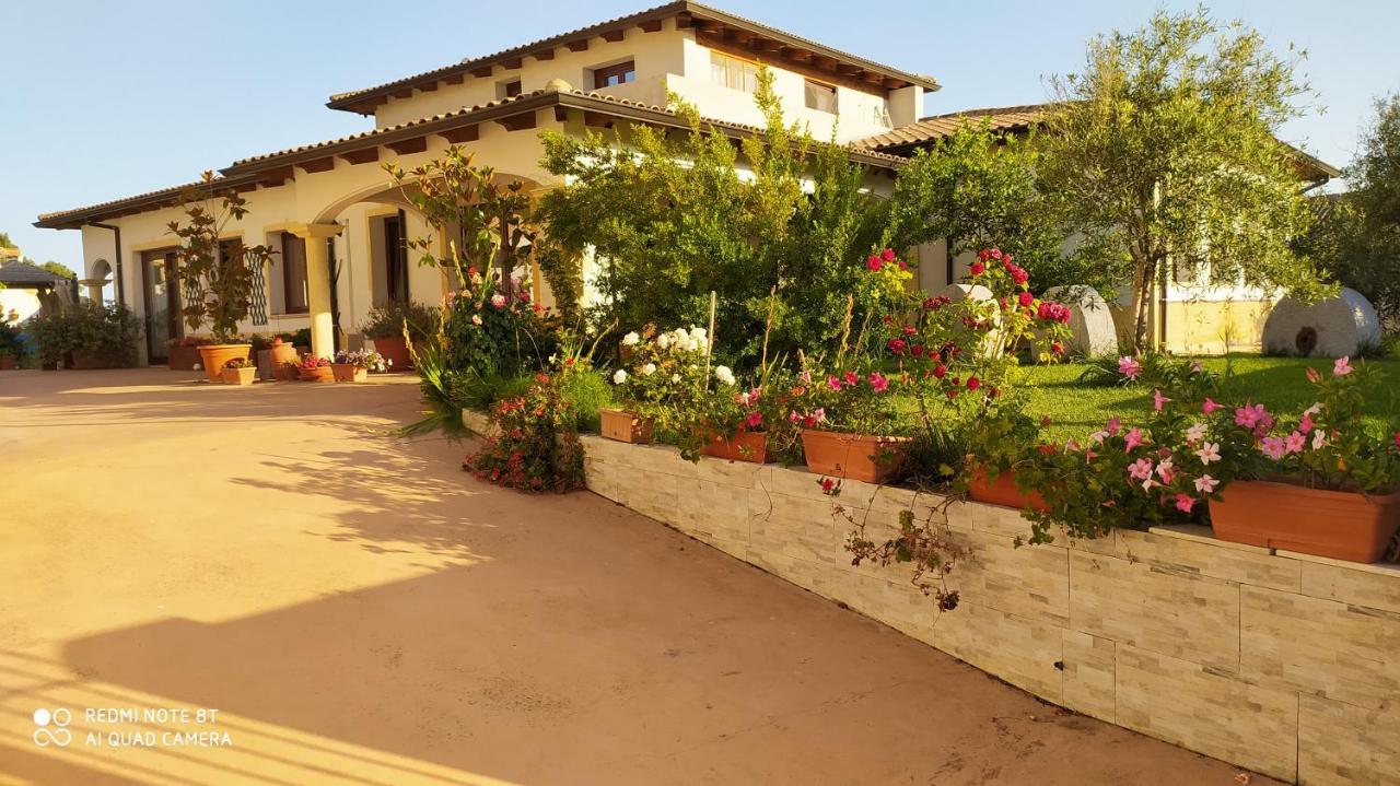 I Giganti Bed & Breakfast Riola Sardo Bagian luar foto