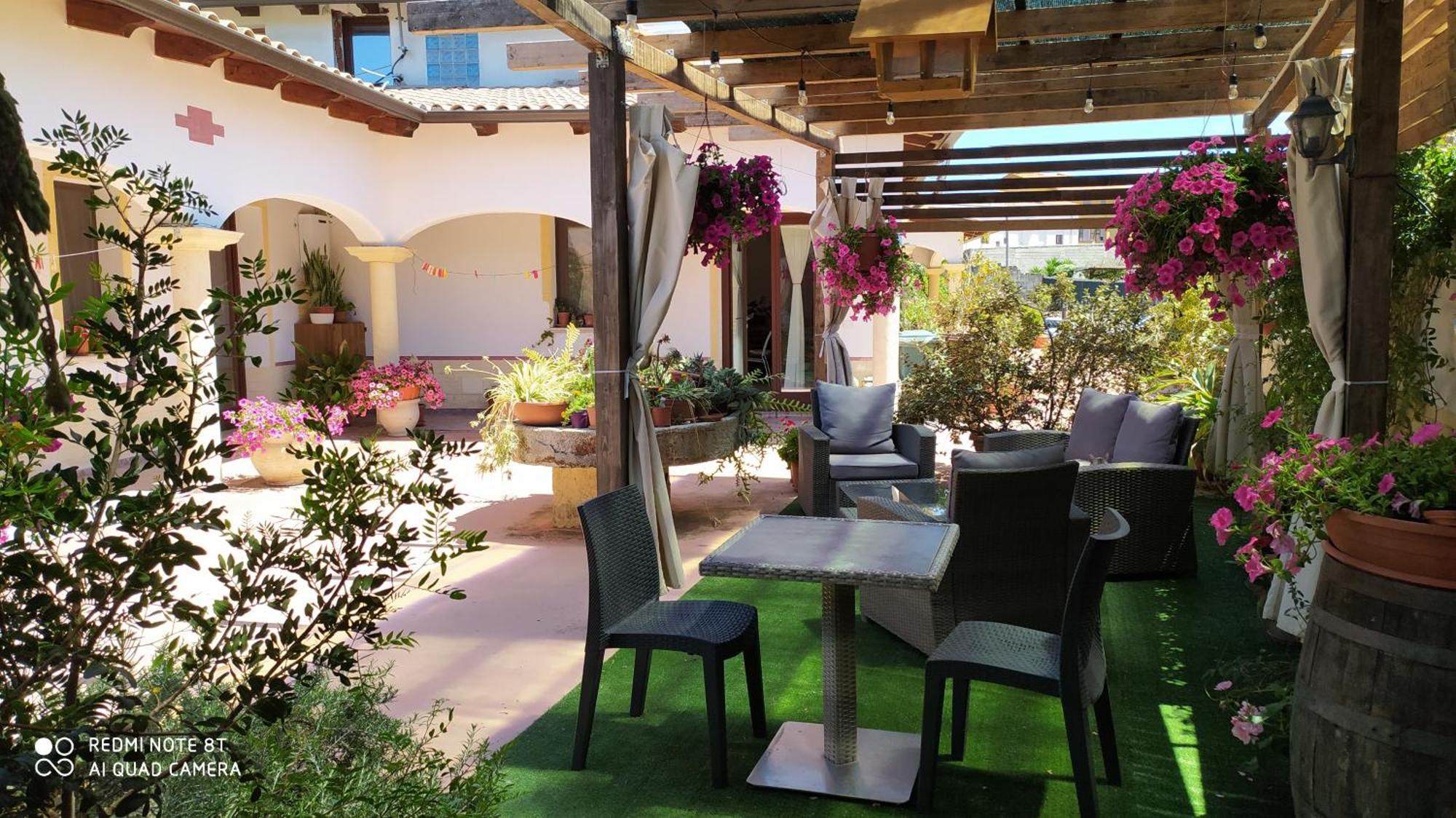 I Giganti Bed & Breakfast Riola Sardo Bagian luar foto