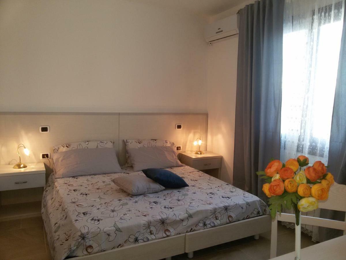I Giganti Bed & Breakfast Riola Sardo Bagian luar foto