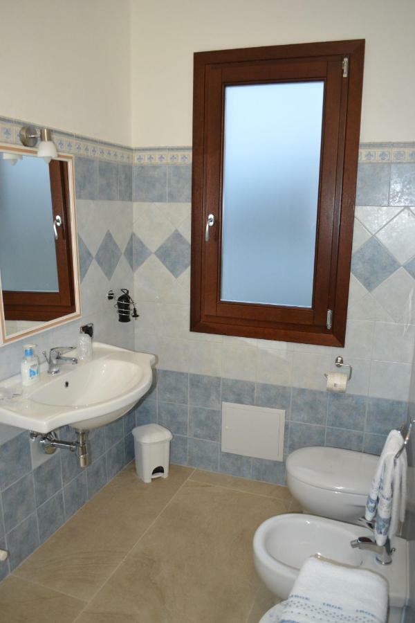 I Giganti Bed & Breakfast Riola Sardo Bagian luar foto